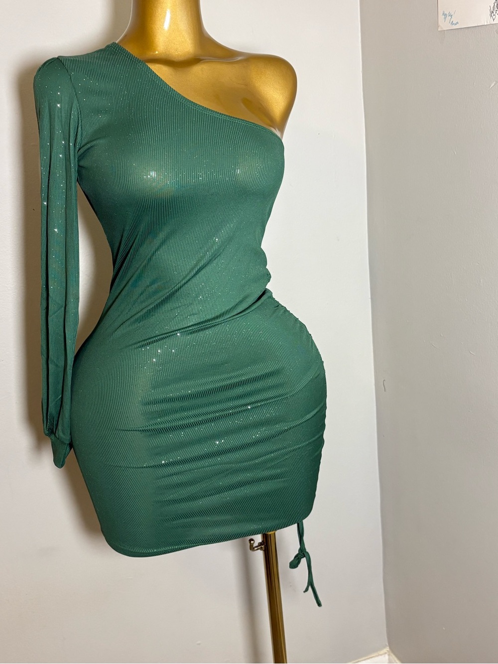 One-Shoulder Emerald Green Bodycon Dress